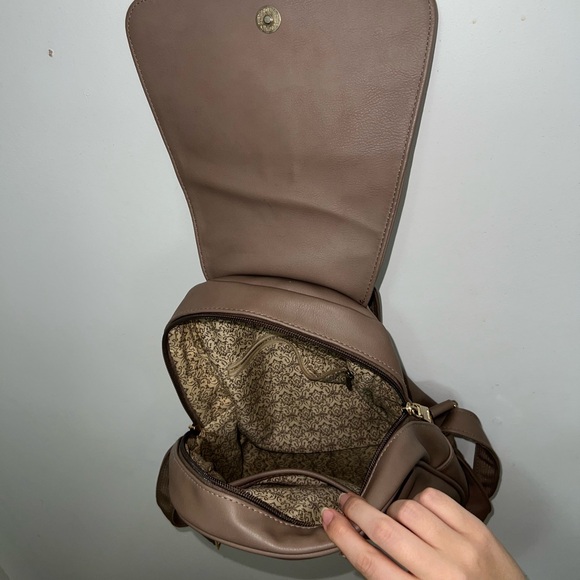 Rosy grey Ivy London Backpack - Picture 4 of 4